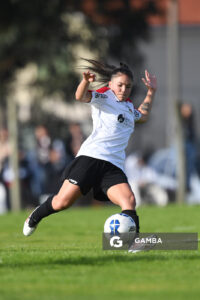 Dahiana Pereira, de Barrio Perlita. 23ª Copa Nacional de Fútbol Femenino. Parque Las Delicias.