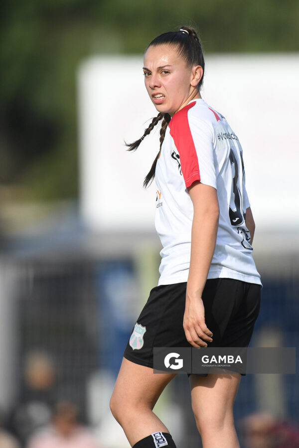 Geaninna Centeno, de Barrio Perlita. 23ª Copa Nacional de Fútbol Femenino. Parque Las Delicias.