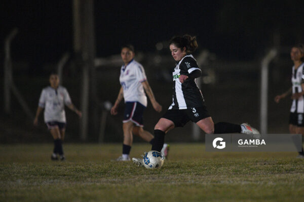 Sofía Hernández, de Central. 23ª Copa Nacional de Fútbol Femenino. Parque Camunda Gil.