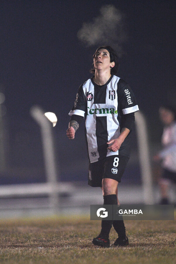 Karen Velázquez, de Central. 23ª Copa Nacional de Fútbol Femenino. Parque Camunda Gil.