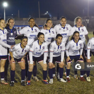 Titulares de Nacional. Sofía Rodríguez, capitana. Camila Denis, golera. 23ª Copa Nacional de Fútbol Femenino. Parque Camunda Gil.