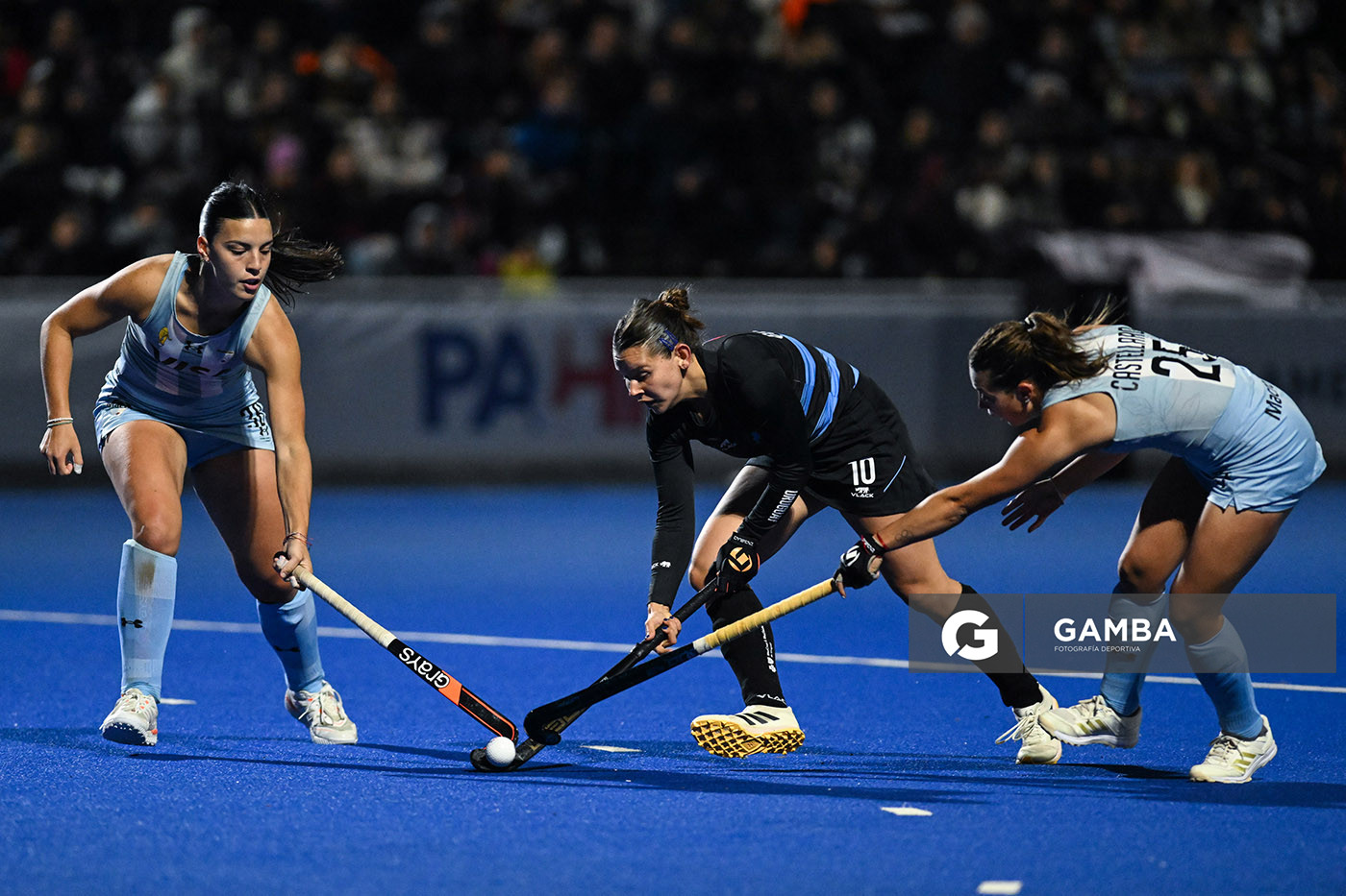 Manuela Quiñones, de Uruguay. Copa Panamericana de Hockey. Cancha Celeste.