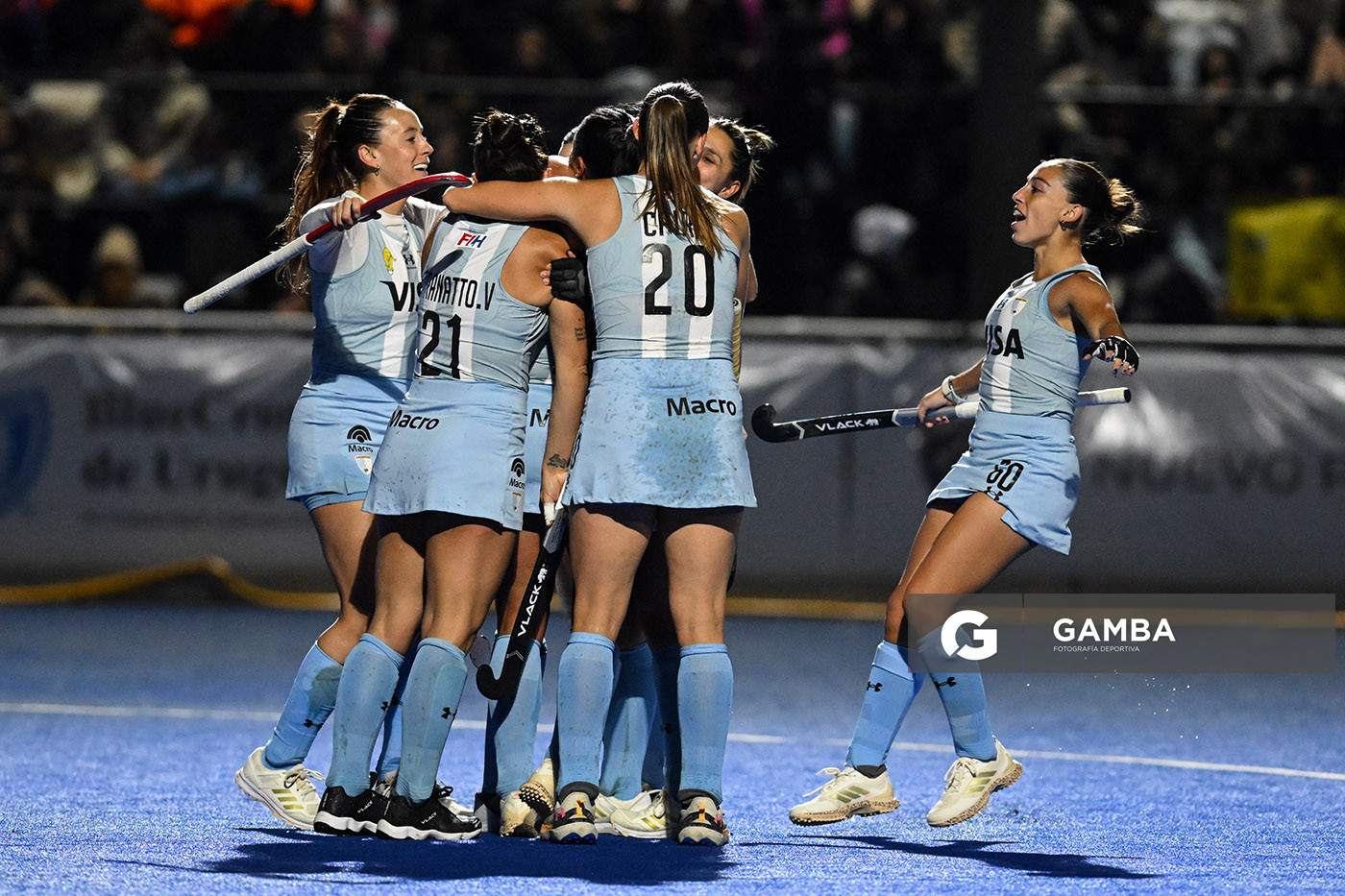Jugadoras de Argentina luego del segundo gol. Copa Panamericana de Hockey. Cancha Celeste.
