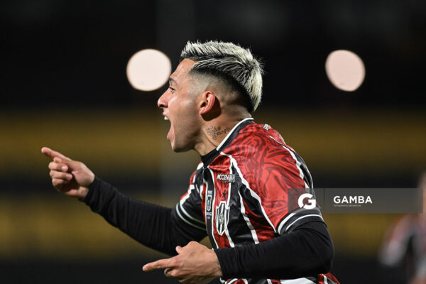 Matías Perello, de Central Córdoba. Copa Conmebol Sudamericana. Estadio Campeón del Siglo.