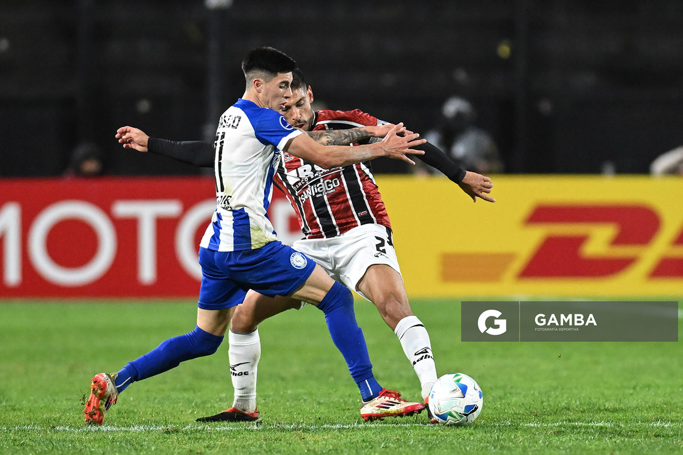 Maximiliano Añasco, de Cerro Largo. Copa Conmebol Sudamericana. Estadio Campeón del Siglo.