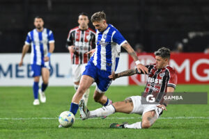 Matías Mir, de Cerro Largo. Copa Conmebol Sudamericana. Estadio Campeón del Siglo.