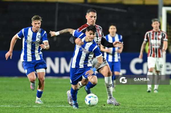 Federico Medina, de Cerro Largo. Copa Conmebol Sudamericana. Estadio Campeón del Siglo.