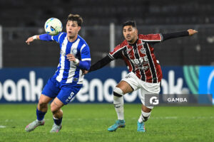 Franco Rossi, de Cerro Largo. Copa Conmebol Sudamericana. Estadio Campeón del Siglo.