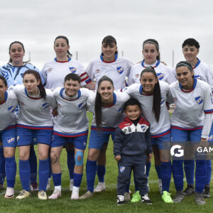 Titulares de Nacional(FLO). Melanie Neves, golera. Katia Rodríguez, capitana. 23ª Copa Nacional de Fútbol Femenino. Estadio Campeones Olímpicos.