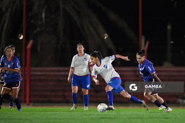Romina Alanis, de Nacional(FLO). 23ª Copa Nacional de Fútbol Femenino. Estadio Campeones Olímpicos.