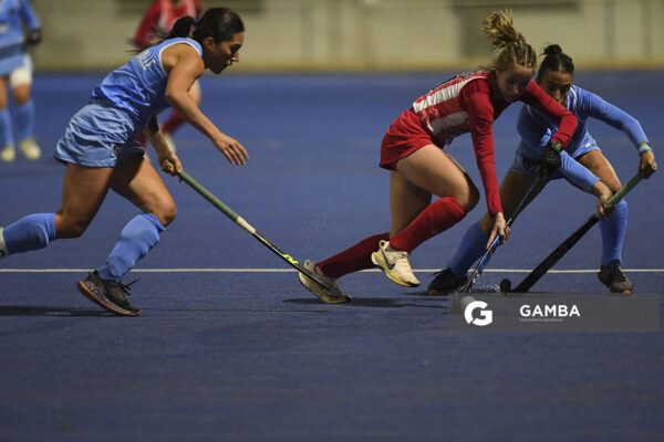 Larissa Barreto, de Paraguay. Copa Panamericana de Hockey. Cancha Celeste.