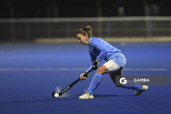 Pilar Oliveros, de Uruguay. Copa Panamericana de Hockey. Cancha Celeste.