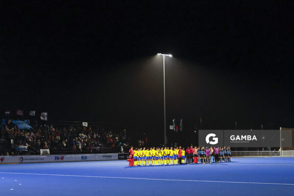 Planteles de Brasil y Uruguay. Copa Panamericana de Hockey. Cancha Celeste.