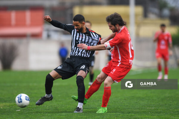 Fabricio Martínez, de Río Negro. 21ª Copa Nacional de Clubes. Estadio Casto Martínez Laguarda.
