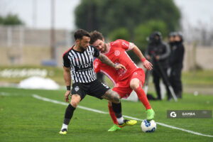Bruno Fornaroli, de Universitario. 21ª Copa Nacional de Clubes. Estadio Casto Martínez Laguarda.