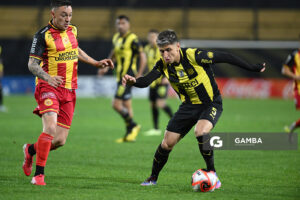 Ignacio Sosa, de Peñarol. Torneo Clausura. Estadio Campeón del Siglo.