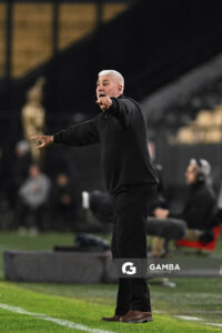 Alejandro Larrea, director técnico de Progreso. Torneo Clausura. Estadio Campeón del Siglo.