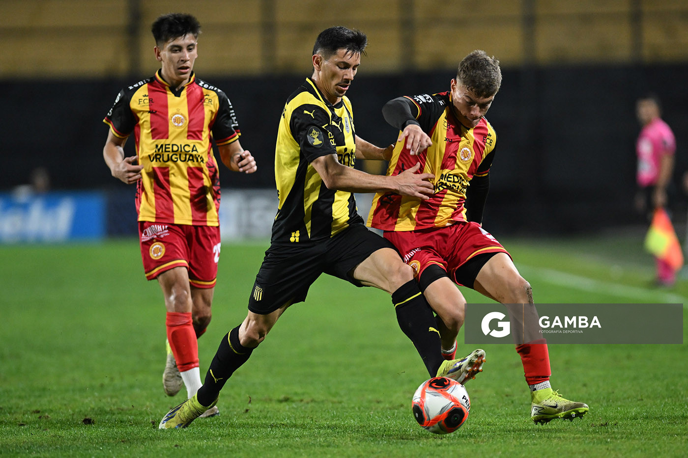Maximiliano Silvera, de Peñarol. Torneo Clausura. Estadio Campeón del Siglo.