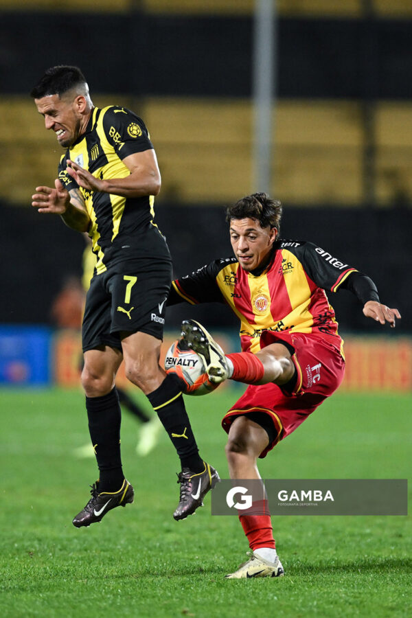 Juan Rivero, de Progreso. Torneo Clausura. Estadio Campeón del Siglo.