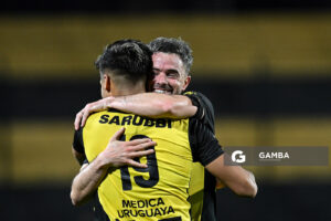 Lucas Hernández, de Peñarol. Torneo Clausura. Estadio Campeón del Siglo.