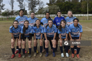 Titulares de Palmirense. Victoria Sosa, golera. Ludmila Otero, capitana. 23ª Copa Nacional de Fútbol Femenino. Estadio Parque Agustín Rivaben.