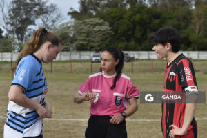 Lorena Machiavello, árbitra central. 23ª Copa Nacional de Fútbol Femenino. Estadio Parque Agustín Rivaben.