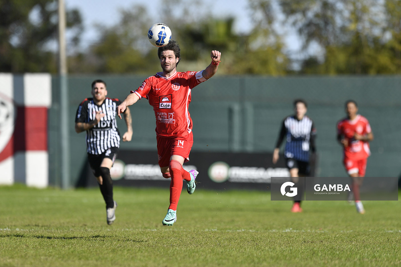 Bruno Fornaroli, de Universitario. 21ª Copa Nacional de Clubes. Estadio Ernesto Dickinson.