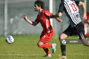 Bruno Fornaroli, de Universitario. 21ª Copa Nacional de Clubes. Estadio Ernesto Dickinson.