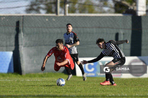 Jonathan Jorge, de Universitario. 21ª Copa Nacional de Clubes. Estadio Ernesto Dickinson.