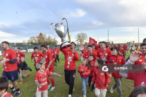 Universitario de Salto, Campeón. 21ª Copa Nacional de Clubes. Estadio Ernesto Dickinson.