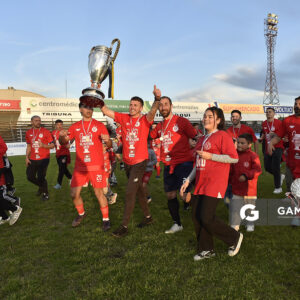 Universitario de Salto, Campeón. 21ª Copa Nacional de Clubes. Estadio Ernesto Dickinson.