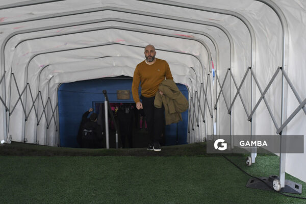 Marcelo Méndez, director técnico, Torneo Clausura. Estadio Gran Parque Central.