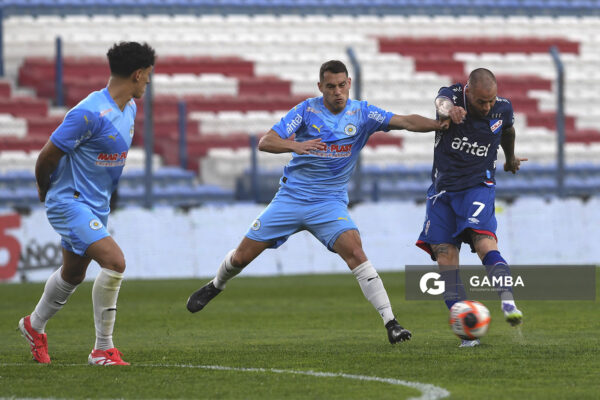 Nicolás López, de Nacional. Torneo Clausura. Estadio Gran Parque Central.