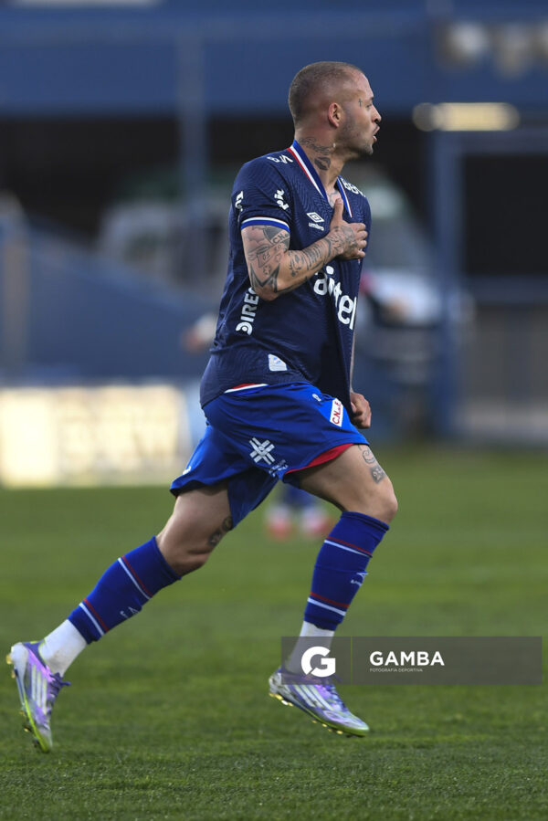 Nicolás López, de Nacional, Torneo Clausura. Estadio Gran Parque Central.