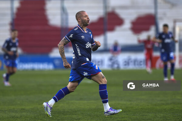 Nicolás López, de Nacional, Torneo Clausura. Estadio Gran Parque Central.