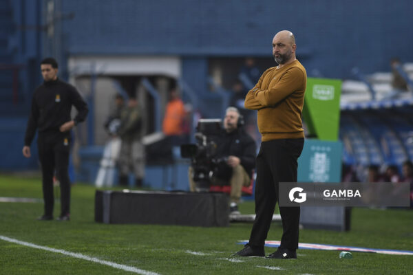 Marcelo Méndez, director técnico, Torneo Clausura. Estadio Gran Parque Central.