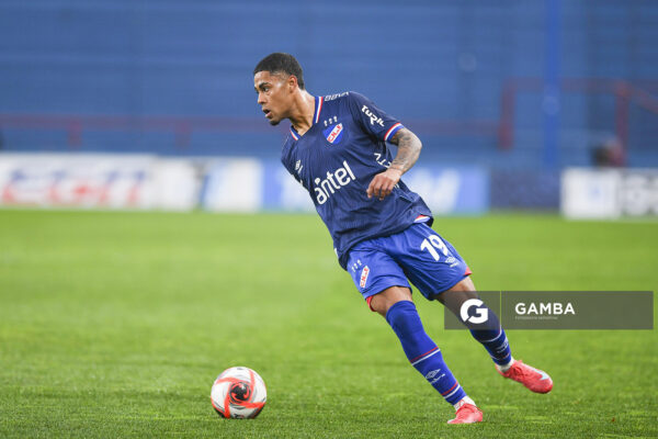 Juan Cruz de los Santos, de Nacional, Torneo Clausura. Estadio Gran Parque Central.