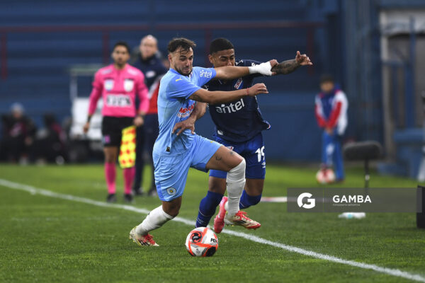 Juan Cruz de los Santos, de Nacional, Torneo Clausura. Estadio Gran Parque Central.