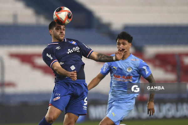 Maximiliano Gómez, de Nacional. Torneo Clausura. Estadio Gran Parque Central.
