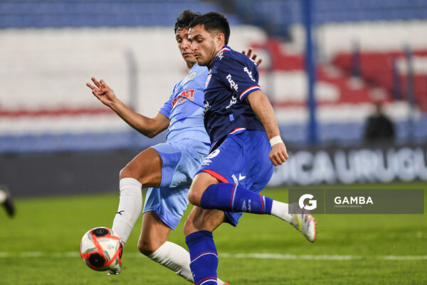 Maximiliano Gómez, de Nacional. Torneo Clausura. Estadio Gran Parque Central.
