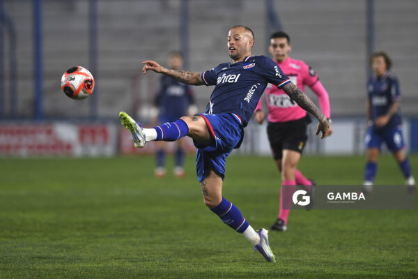 Nicolás López, de Nacional, Torneo Clausura. Estadio Gran Parque Central.