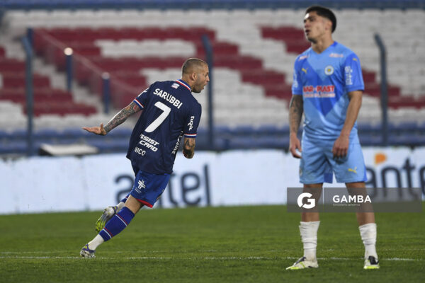 Nicolás López, de Nacional, Torneo Clausura. Estadio Gran Parque Central.