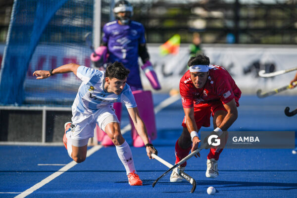 Lucas Toscani, de Argentina. Copa Panamericana de Hockey. Cancha Celeste.