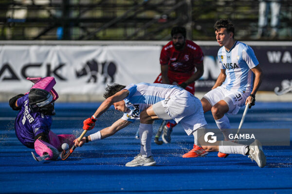 Lucas Toscani, de Argentina. Copa Panamericana de Hockey. Cancha Celeste.