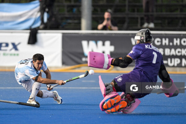 Lucio Méndez, de Argentina. Copa Panamericana de Hockey. Cancha Celeste.