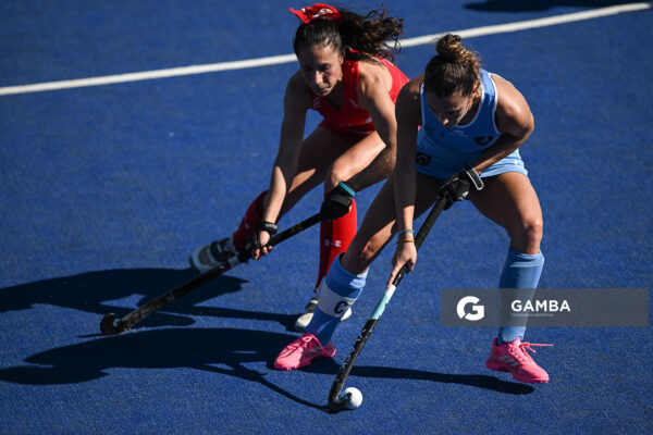 Constanza Barrandeguy, de Uruguay. Copa Panamericana de Hockey. Cancha Celeste.