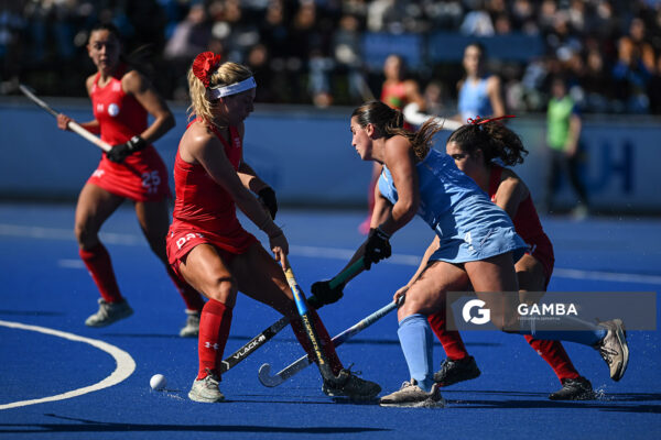 Elisa Civetta, de Uruguay. Copa Panamericana de Hockey. Cancha Celeste.