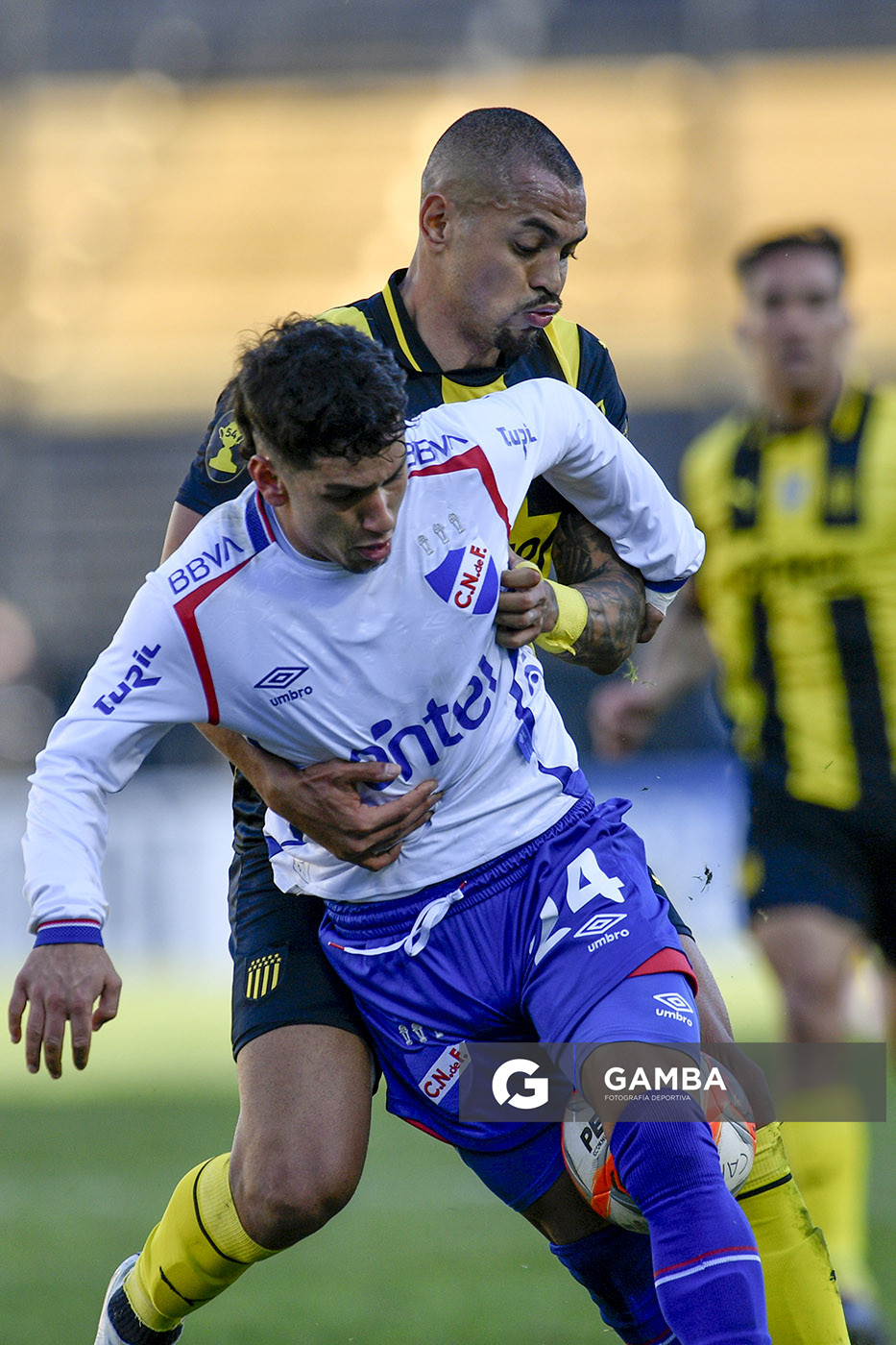 Ezequiel Mereles, de Nacional. Torneo Clausura. Estadio Campeón del Siglo.