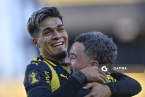 Matías Arezo, de Peñarol. Torneo Clausura. Estadio Campeón del Siglo.