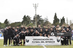 Plantel de San Carlos. 21ª Copa Nacional de Clubes Divisional B. Estadio Parque Evelio Isnardi.